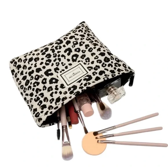 Creamy White Leopard Cosmetics Bag - Picture 2 of 4